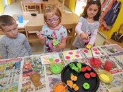 Malování a obtiskávání ovoce